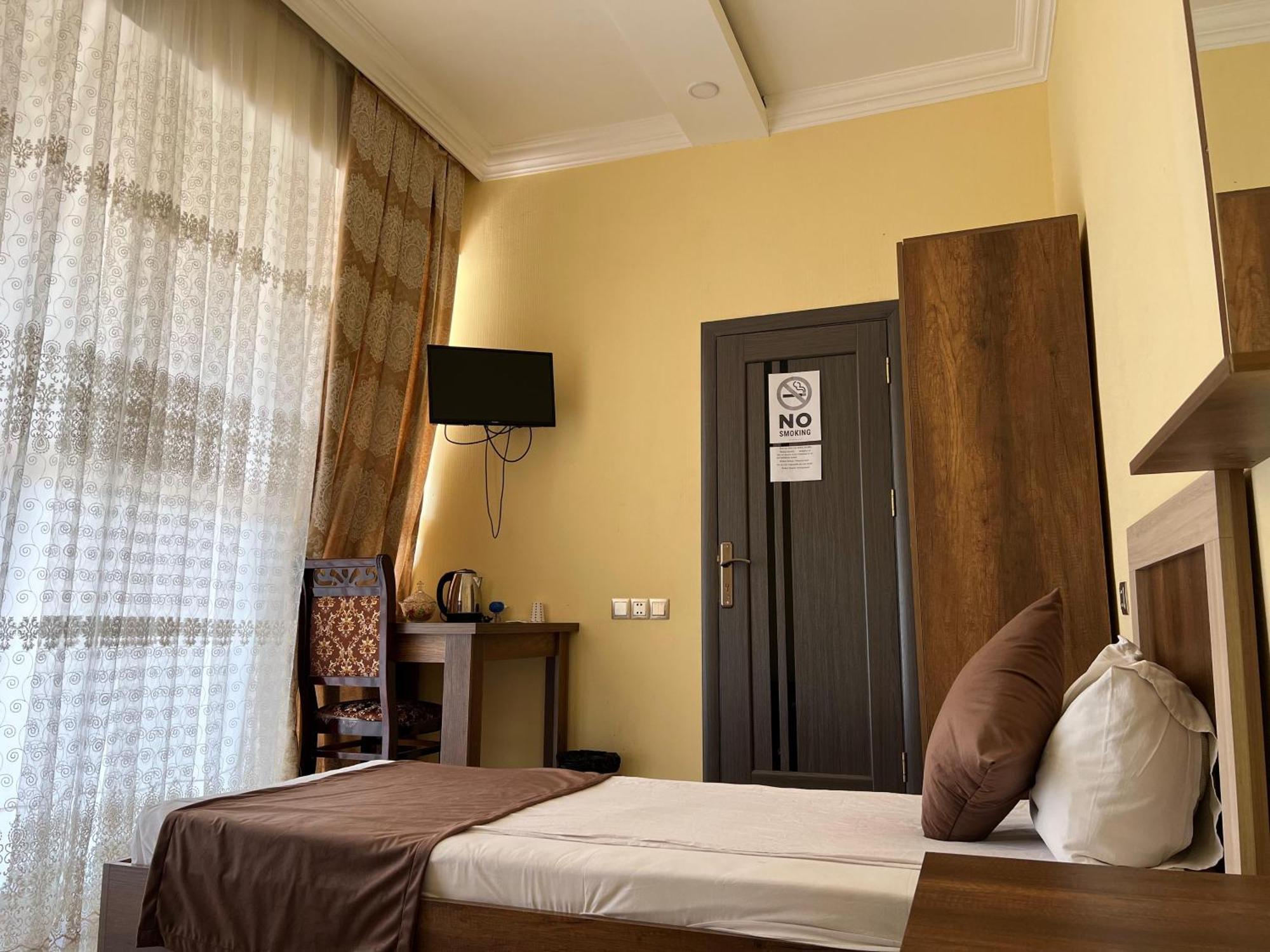 Rahat Hostel Ganja Bagian luar foto