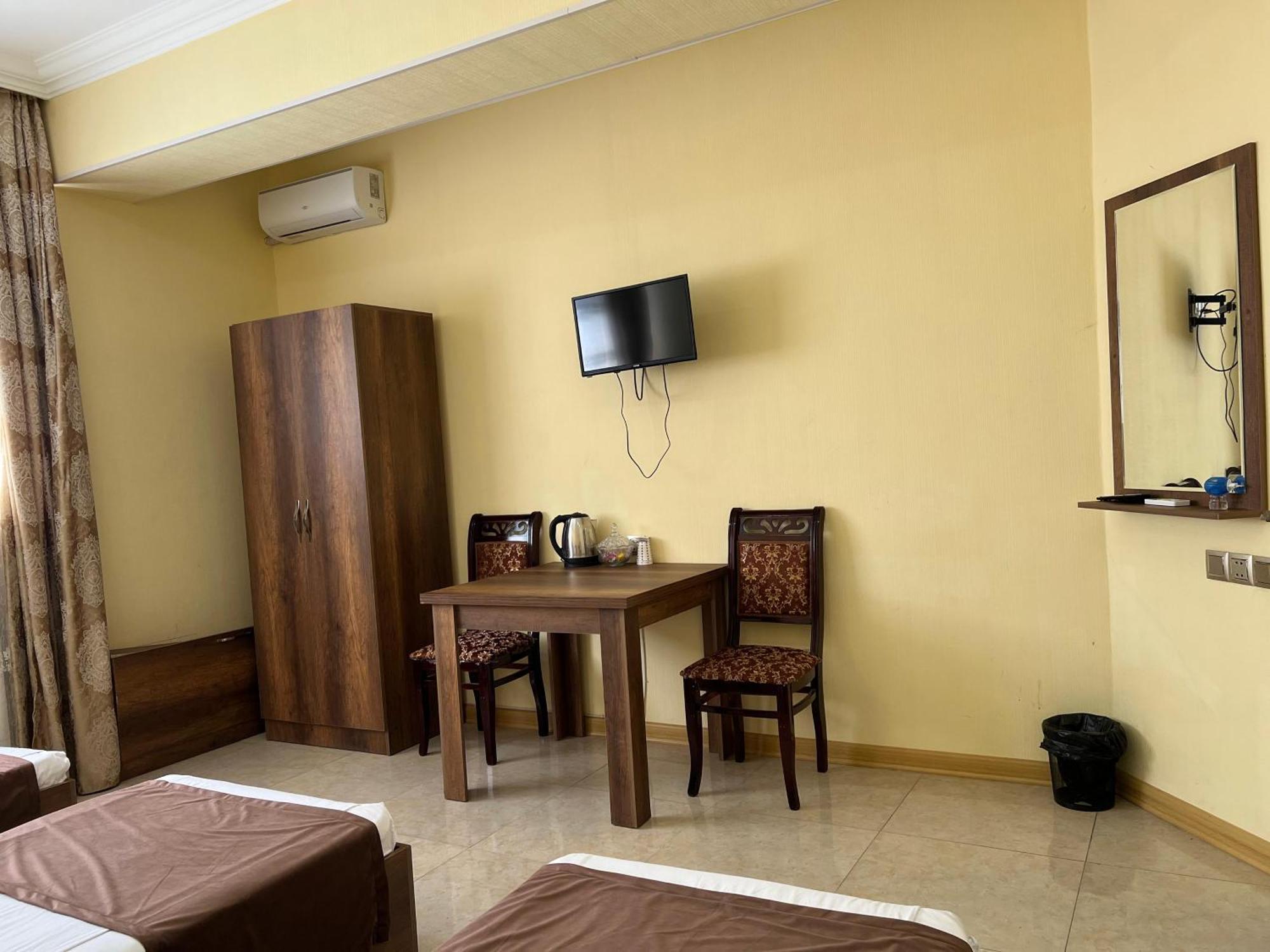 Rahat Hostel Ganja Bagian luar foto